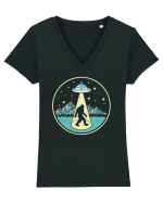 Bigfoot Abduction Vintage Sasquatch Tricou mânecă scurtă guler V Damă Evoker
