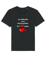 Relatia noastra a inceput cand el a apasat butonul de „IMI PLACE” Tricou mânecă scurtă Unisex Rocker