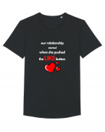 Relatia noastra a inceput cand ea a apasat butonul de „IMI PLACE” Tricou mânecă scurtă guler larg Bărbat Skater