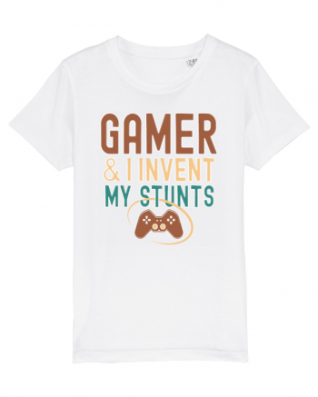 Sunt Gamer si imi inventez schemele si peripetiile. Gamer and I invent my s White