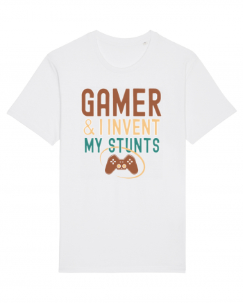 Sunt Gamer si imi inventez schemele si peripetiile. Gamer and I invent my s White