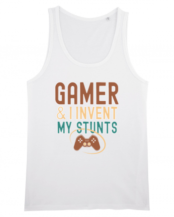 Sunt Gamer si imi inventez schemele si peripetiile. Gamer and I invent my s White