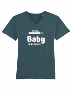 Loading baby in progress. (alb)  Tricou mânecă scurtă guler V Bărbat Presenter