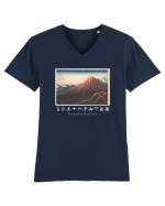 Storm below Mount Fuji (text alb) Tricou mânecă scurtă guler V Bărbat Presenter