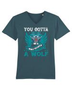 You Gotta Be A Wolf To Catch A Wolf Tricou mânecă scurtă guler V Bărbat Presenter