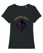 Adventure Awaits  Tricou mânecă scurtă guler larg fitted Damă Expresser