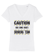 Caution - here comes brides drinking team Tricou mânecă scurtă guler V Damă Evoker