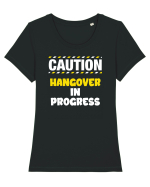 Caution - hangover in progress Tricou mânecă scurtă guler larg fitted Damă Expresser