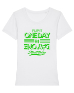 Day One- Start Today Tricou mânecă scurtă guler larg fitted Damă Expresser