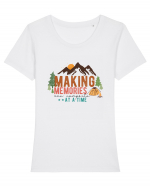 Making memories one campsite at a time Tricou mânecă scurtă guler larg fitted Damă Expresser