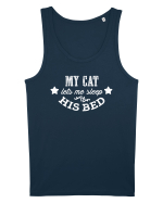 My cat lets me sleep in his bed Maiou Bărbat Runs