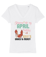 Stepping Into My April Birthday Tricou mânecă scurtă guler V Damă Evoker