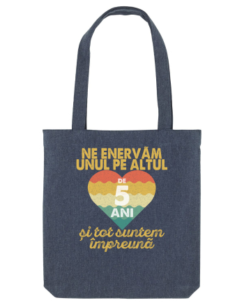 Ne enervam unul pe altul de 5 ani si tot suntem impreuna Midnight Blue