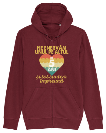Ne enervam unul pe altul de 5 ani si tot suntem impreuna Burgundy