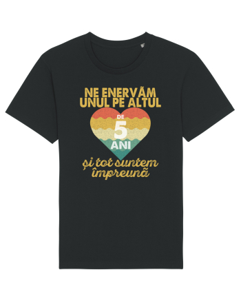 Ne enervam unul pe altul de 5 ani si tot suntem impreuna Black