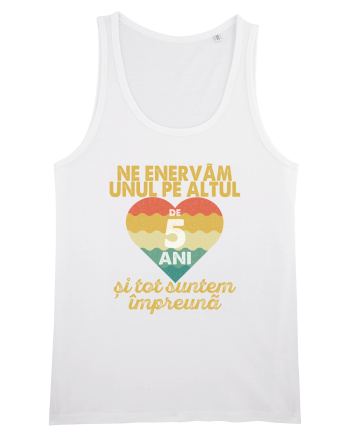 Ne enervam unul pe altul de 5 ani si tot suntem impreuna White