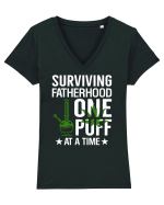 SURVIVING FATHERHOOD ONE PUFF AT A TIME Tricou mânecă scurtă guler V Damă Evoker
