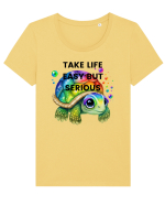 Broasca testoasa pictata in acuarela cu mesajul Take Life Easy but Serious Tricou mânecă scurtă guler larg fitted Damă Expresser