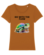 Broasca testoasa pictata in acuarela cu mesajul  Go with the Flow Tricou mânecă scurtă guler larg fitted Damă Expresser
