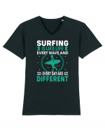 Surfing is like life every wave and every day are different Tricou mânecă scurtă guler V Bărbat Presenter