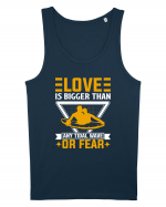 Love is bigger than any tidal wave or fear Maiou Bărbat Runs