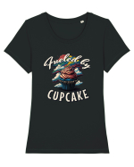 Fueled by cupcake #2 Tricou mânecă scurtă guler larg fitted Damă Expresser