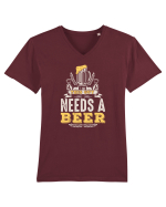 pt iubitorii de bere - This guy needs a beer Tricou mânecă scurtă guler V Bărbat Presenter