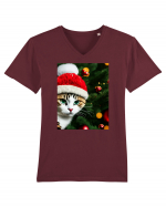 Cat in Christmas tree Tricou mânecă scurtă guler V Bărbat Presenter