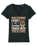 Raccoons experts at turning trash into treasure Tricou mânecă scurtă guler V Damă Evoker