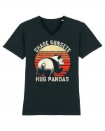 Chase Sunsets, Hug Pandas Tricou mânecă scurtă guler V Bărbat Presenter