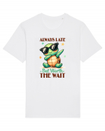 pentru iubitorii de țestoase - Always late but worth the wait Tricou mânecă scurtă Unisex Rocker