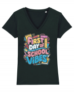 First Day of School Vibes Tricou mânecă scurtă guler V Damă Evoker