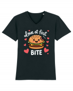 Love At First Bite | Cute Hamburger Pun Tricou mânecă scurtă guler V Bărbat Presenter