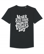 Never Kiss Your Mom On Father's Day Tricou mânecă scurtă guler larg Bărbat Skater