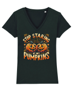 STOP STARING AT MY PUMPKINS - NU TE MAI UITA LA DOVLECII MEI Tricou mânecă scurtă guler V Damă Evoker