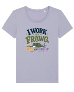 Funny Tired Frog Work Humor Gift for Employees and Coworkers Tricou mânecă scurtă guler larg fitted Damă Expresser