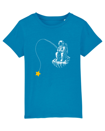 Astronaut Fishing For A Star – Pescuind Printre Stele Azur
