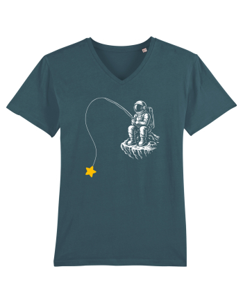 Astronaut Fishing For A Star – Pescuind Printre Stele Stargazer