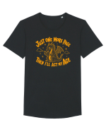 Just One More Page – Then I’ll Act My Age Tricou mânecă scurtă guler larg Bărbat Skater