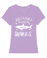 Just a Girl who Loves Sharks Tricou mânecă scurtă guler larg fitted Damă Expresser